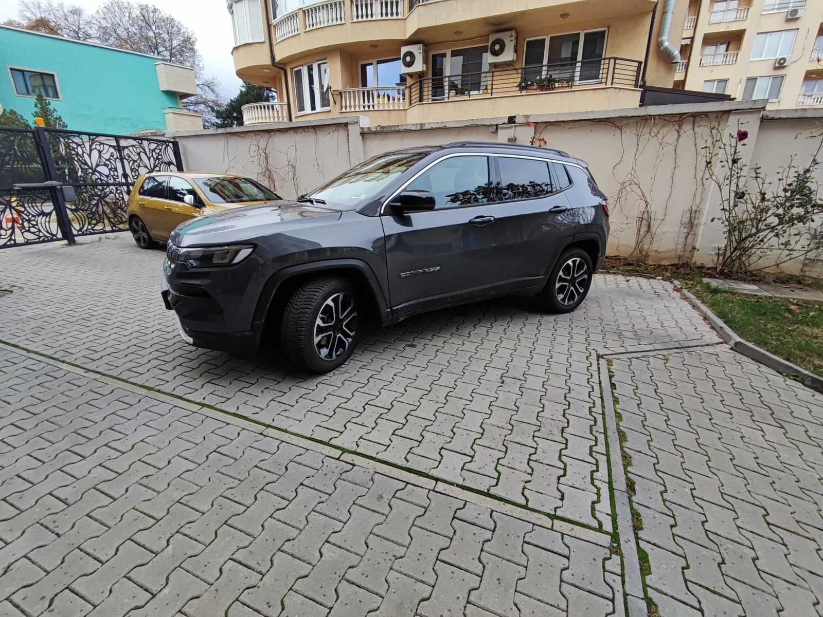 Jeep Compass LIMITED 1.5 M-hev 48V Petrol 130 hp 7-DCT - изображение 2