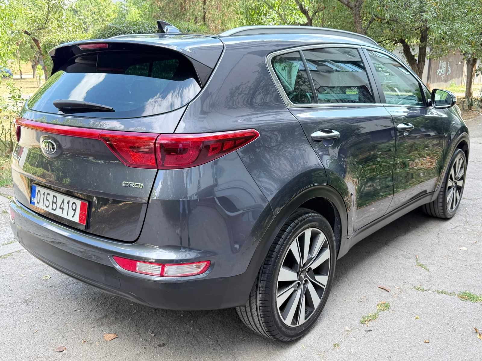 Kia Sportage * 1.7CRDI* PANORAMA* CAMERA* NAVI* KOJA* SMOKY GRE - изображение 6