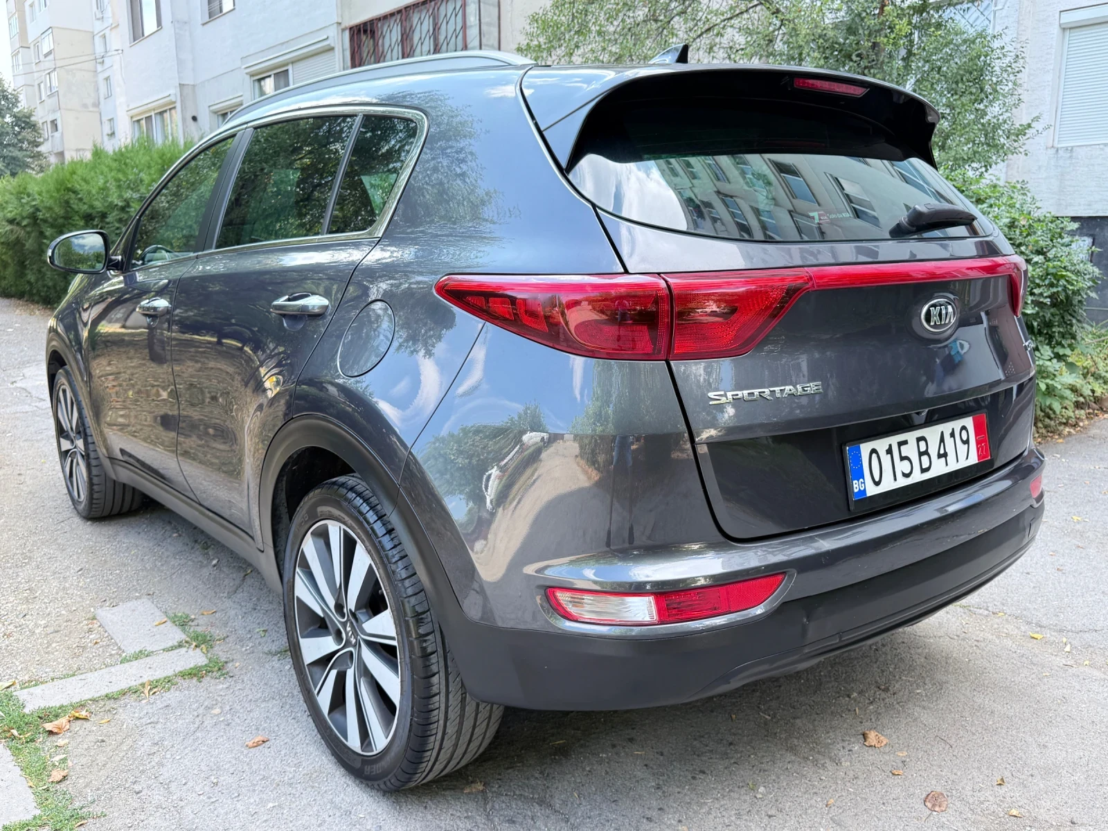 Kia Sportage * 1.7CRDI* PANORAMA* CAMERA* NAVI* KOJA* SMOKY GRE - изображение 4