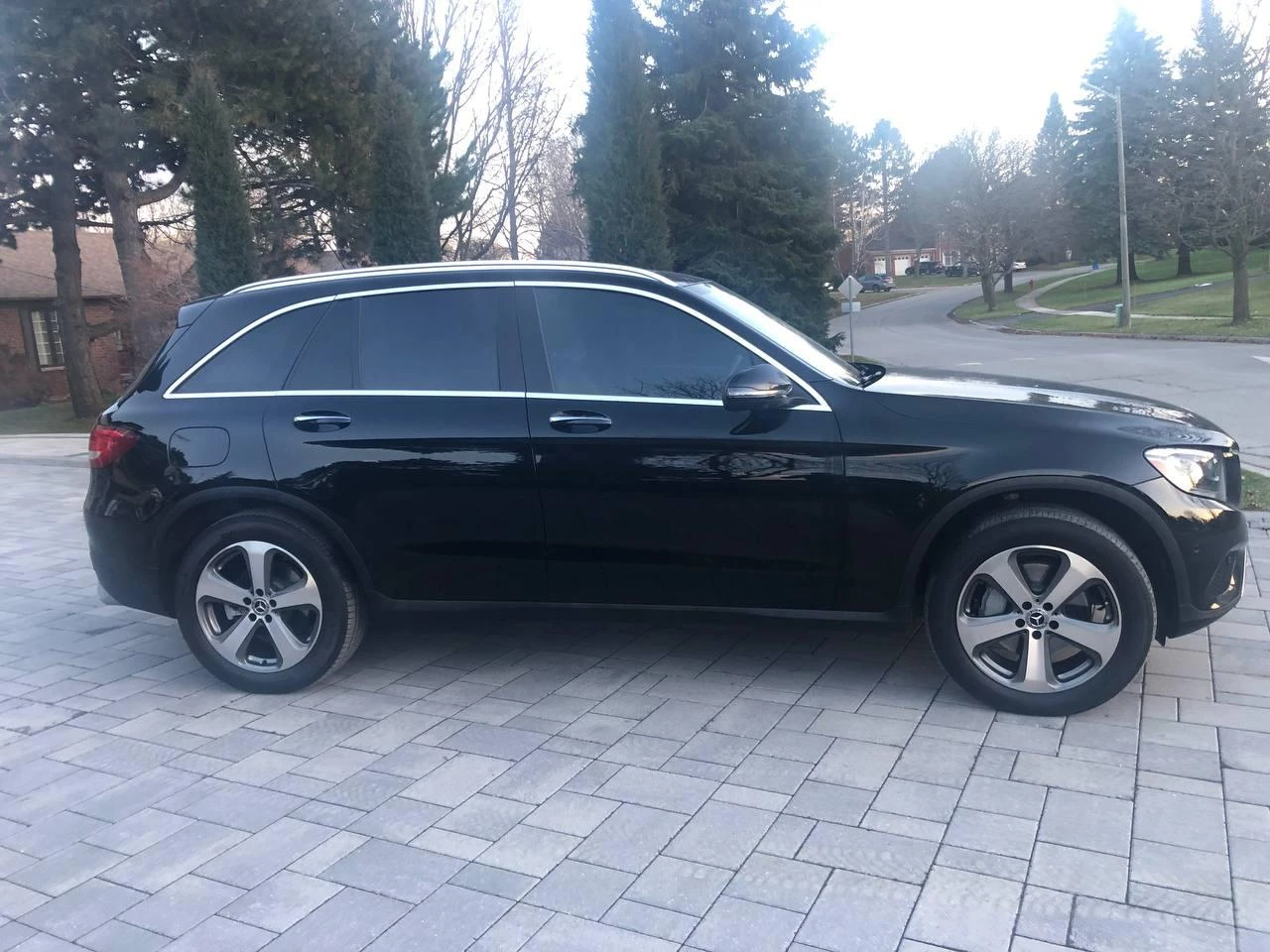 Mercedes-Benz GLC 300 * АВТО КРЕДИТ* ЦЕНА ДО БГ * СЕРВИЗНА ИСТОРИЯ *  - изображение 6