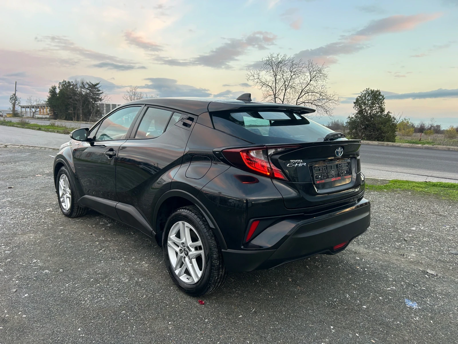 Toyota C-HR FACELIFT / 1.8 HYBRID / 6 /  /  | Mobile.bg   7