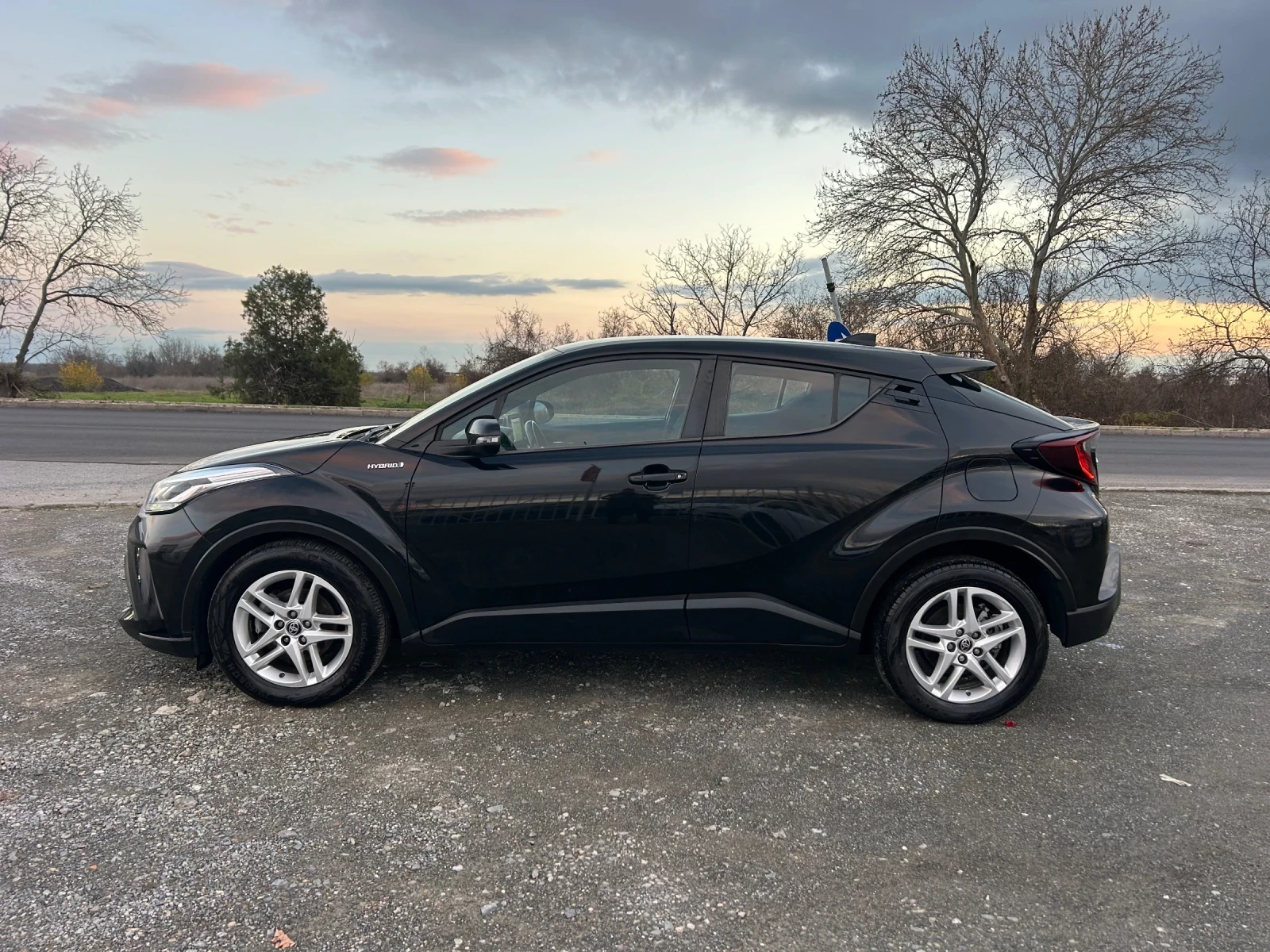 Toyota C-HR FACELIFT / 1.8 HYBRID / 6 /  /  | Mobile.bg   8