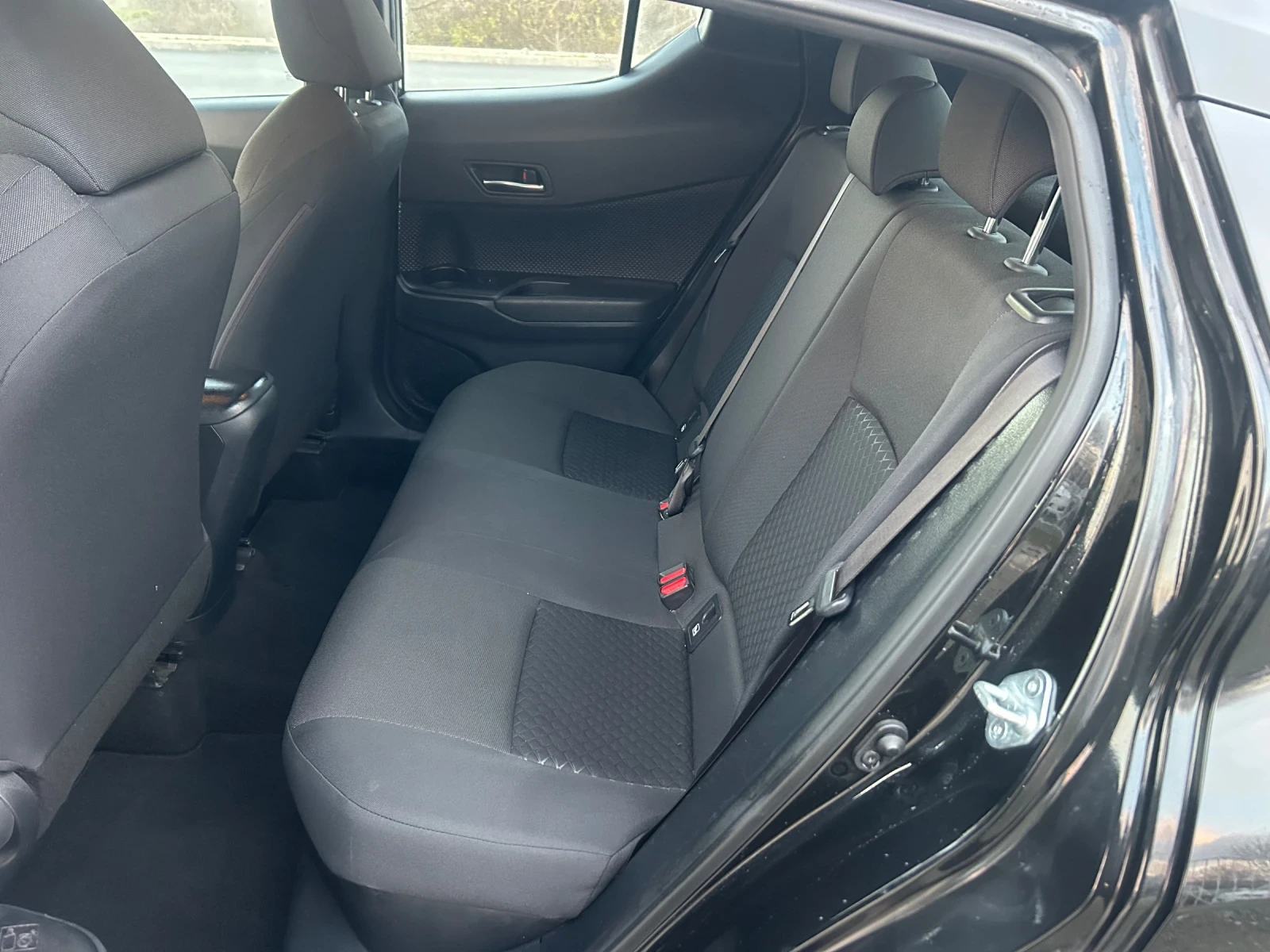 Toyota C-HR FACELIFT / 1.8 HYBRID / 6 /  /  | Mobile.bg   12