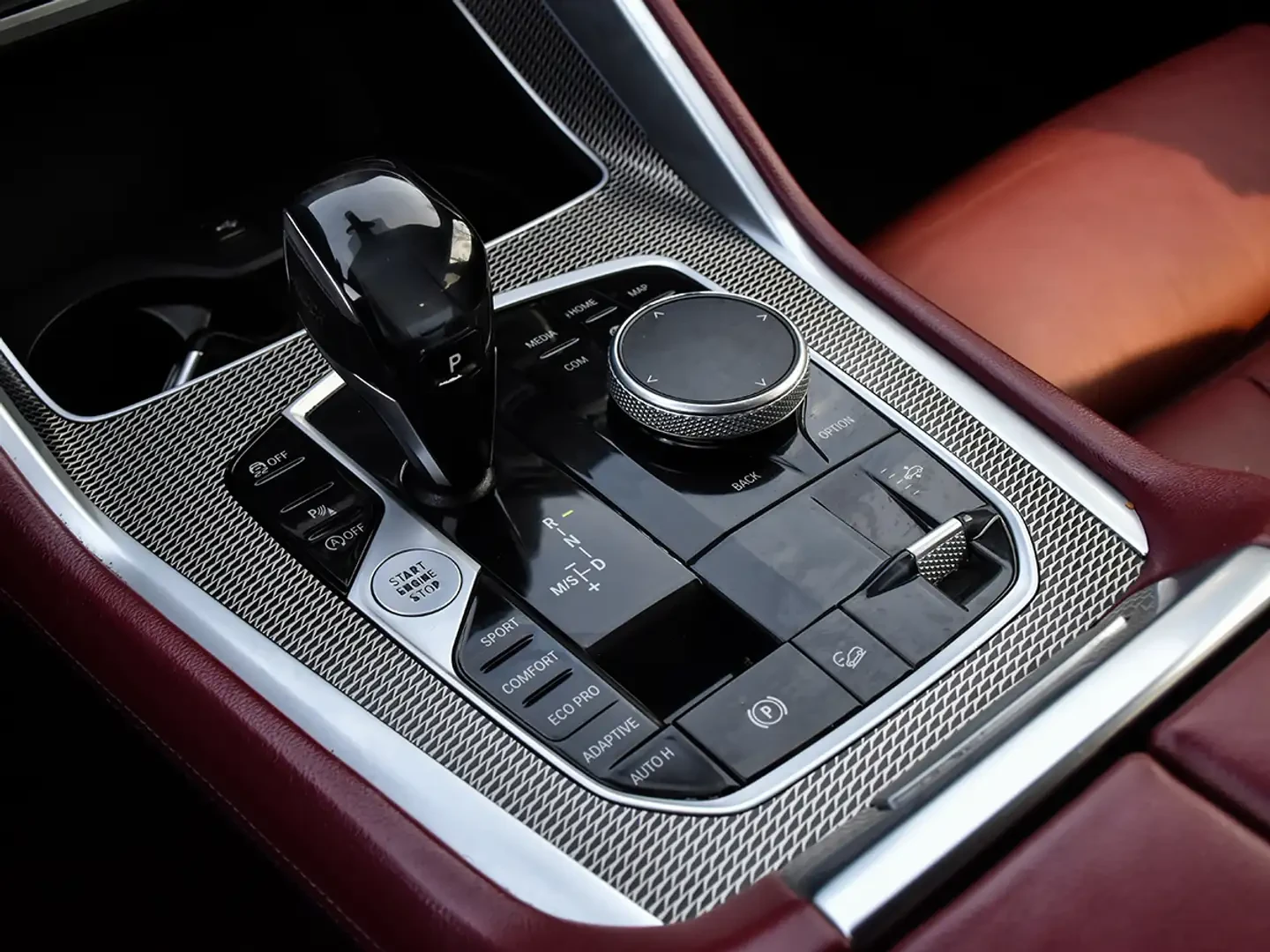 BMW X6 40i* M-PACK* HARMAN* KEYLESS* ВЪЗДУХ* 1 СОБСТВЕНИК, снимка 10 - Автомобили и джипове - 53736547