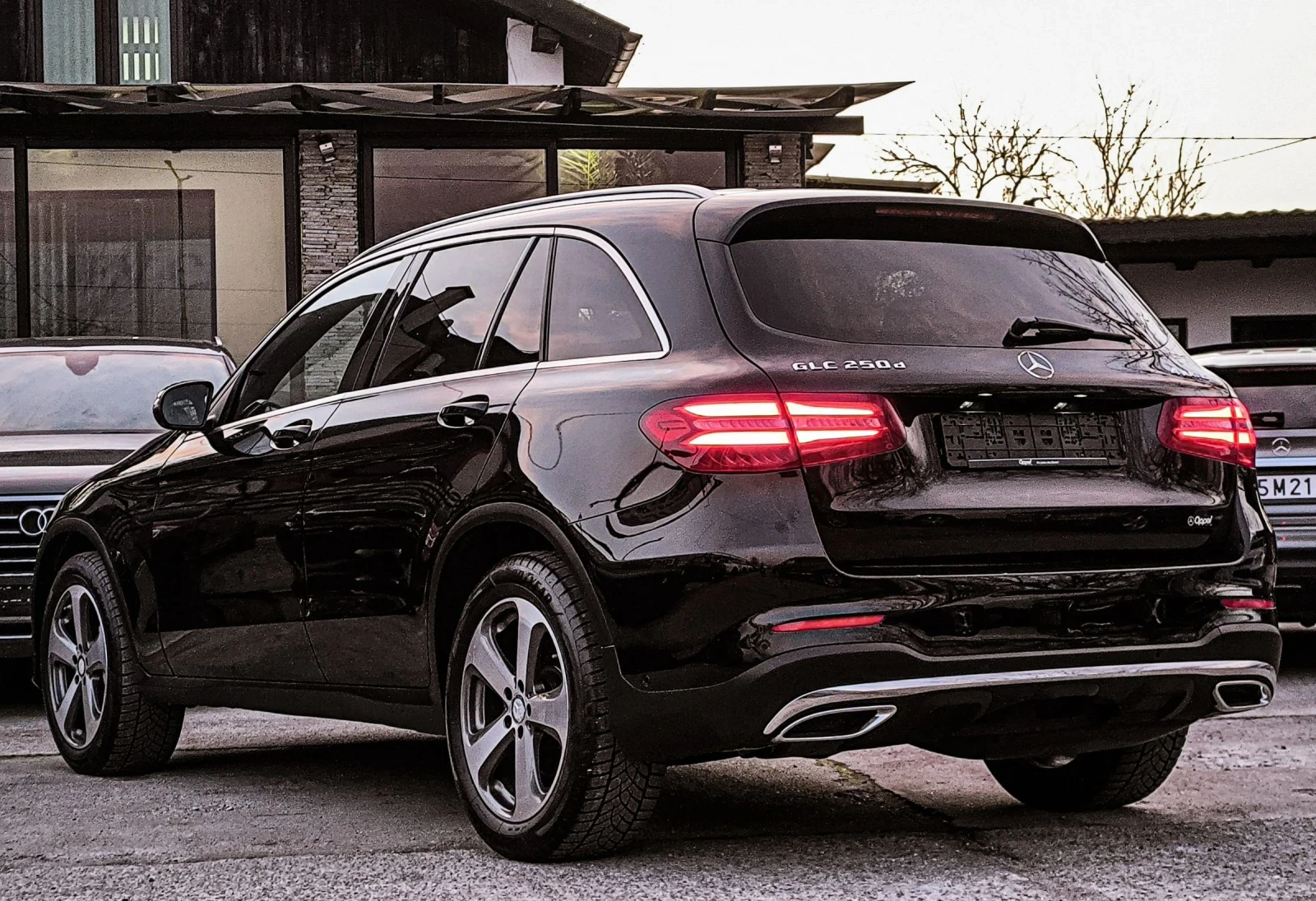 Mercedes-Benz GLC 250 D* AMG-LINE* 9G* 4-MATIC* GERMANY , снимка 4 - Автомобили и джипове - 53989908