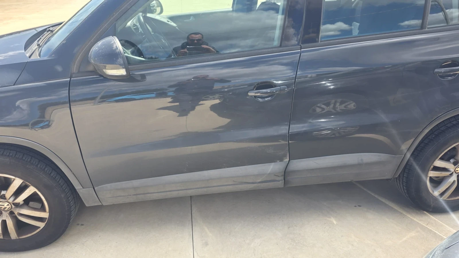 VW Tiguan 2.0 TDI BlueMotion, снимка 8 - Автомобили и джипове - 54228660