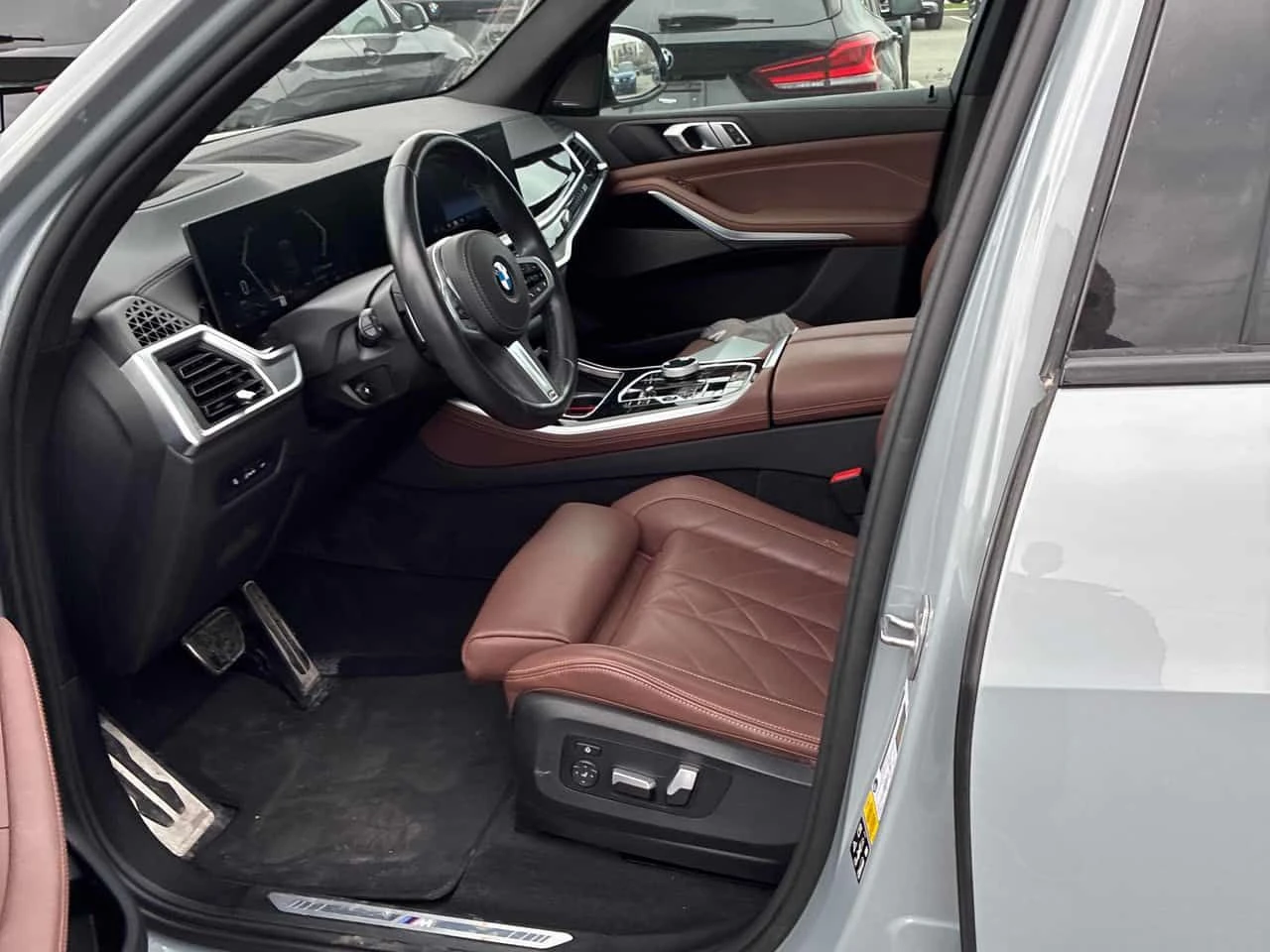 BMW X5 xDrive40i M SPORT/360/Harman Kardon/ДИСТРОНИК/PANO, снимка 5 - Автомобили и джипове - 54360399