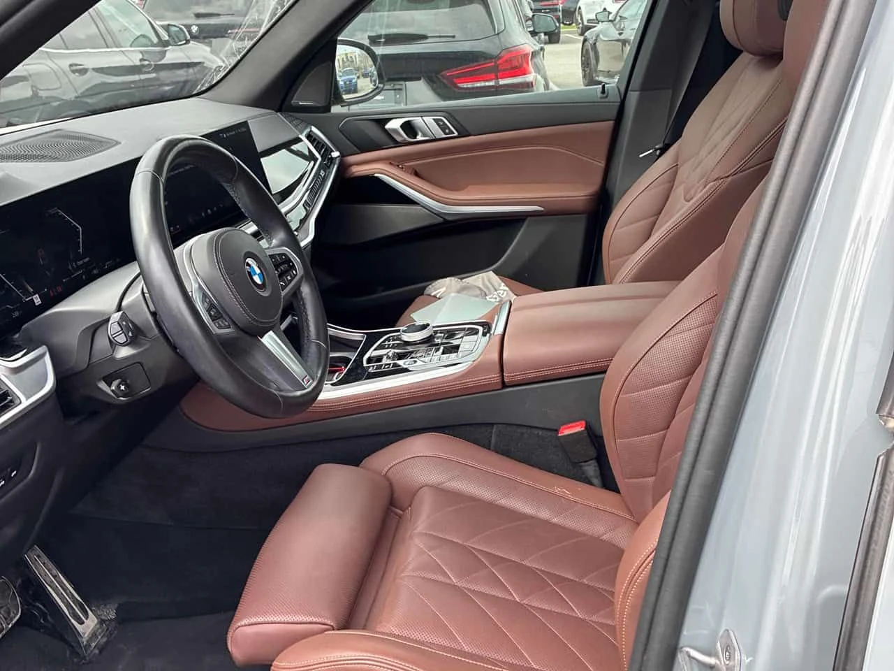 BMW X5 xDrive40i M SPORT/360/Harman Kardon/ДИСТРОНИК/PANO, снимка 13 - Автомобили и джипове - 54360399