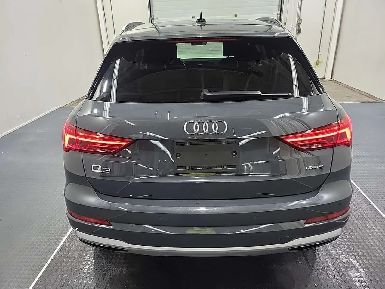 Audi Q3 * CARFAX * ПАНОРАМА * БЕЗ ИНЦИДЕНТИ * , снимка 6 - Автомобили и джипове - 54365919