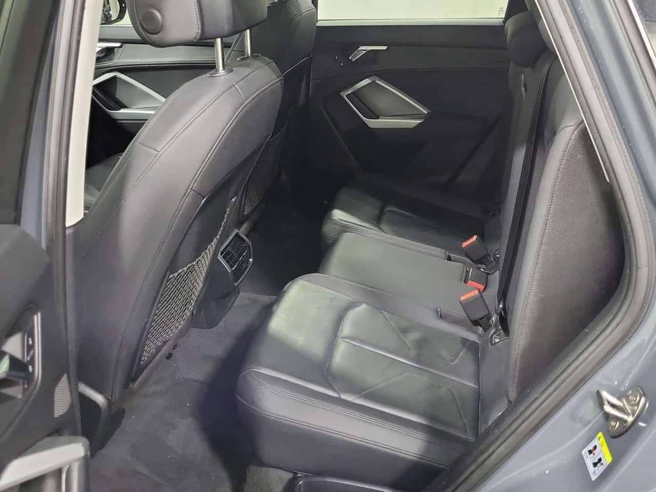 Audi Q3 * CARFAX * ПАНОРАМА * БЕЗ ИНЦИДЕНТИ * , снимка 12 - Автомобили и джипове - 54365919