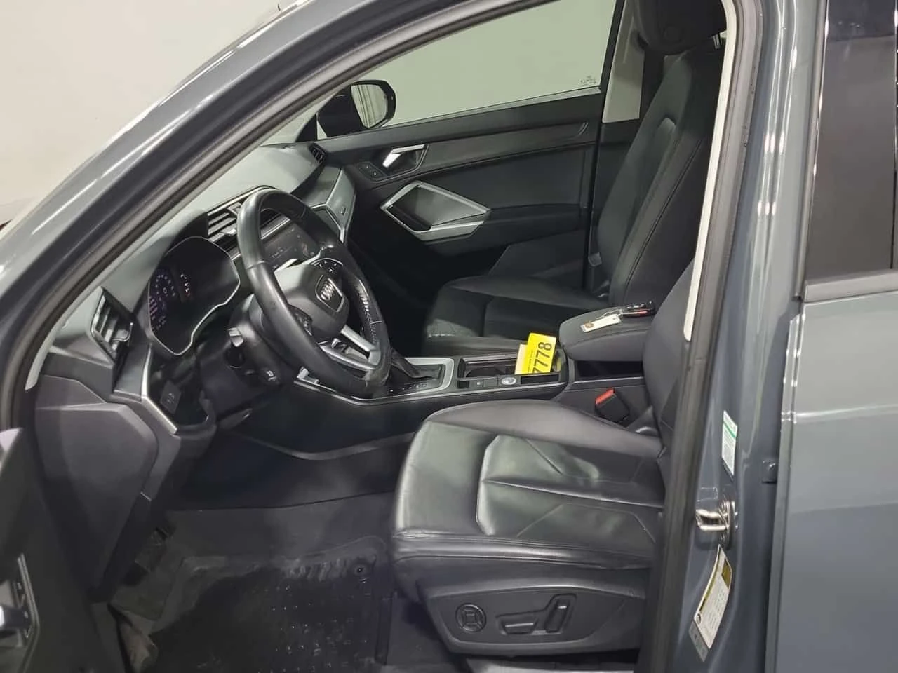 Audi Q3 * CARFAX * ПАНОРАМА * БЕЗ ИНЦИДЕНТИ * , снимка 9 - Автомобили и джипове - 54365919