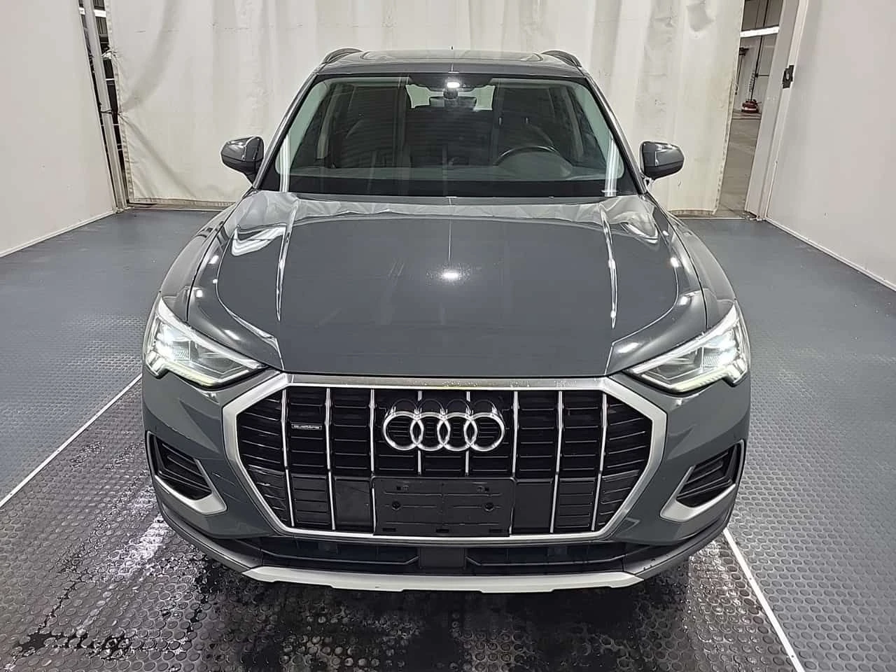 Audi Q3 * CARFAX * ПАНОРАМА * БЕЗ ИНЦИДЕНТИ * , снимка 5 - Автомобили и джипове - 54365919