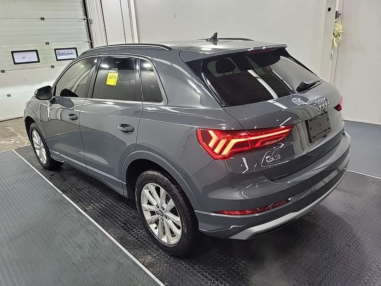 Audi Q3 * CARFAX * ПАНОРАМА * БЕЗ ИНЦИДЕНТИ * , снимка 4 - Автомобили и джипове - 54365919