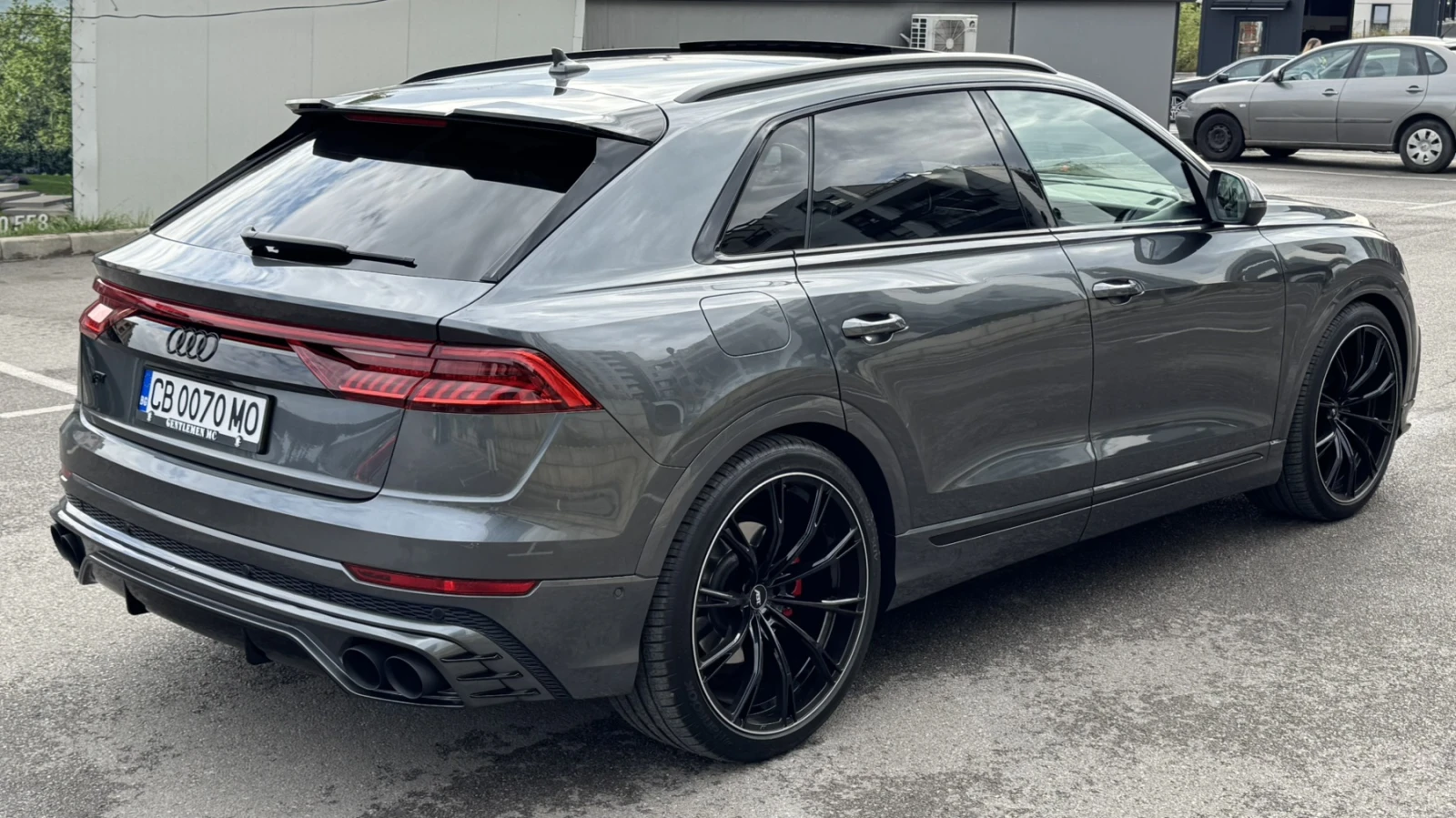 Audi Q8 S line/ABT/B&O/360/Matrix/Panorama/Vakum/HeadUP, снимка 2 - Автомобили и джипове - 54907345