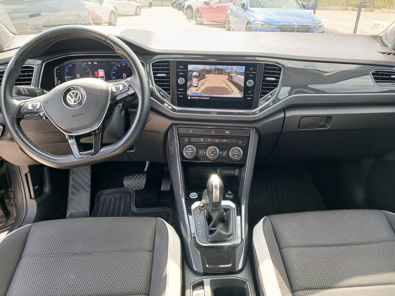 VW T-Roc 1.5 КАМЕРА ДИСКТРОНИК, снимка 12 - Автомобили и джипове - 55191938