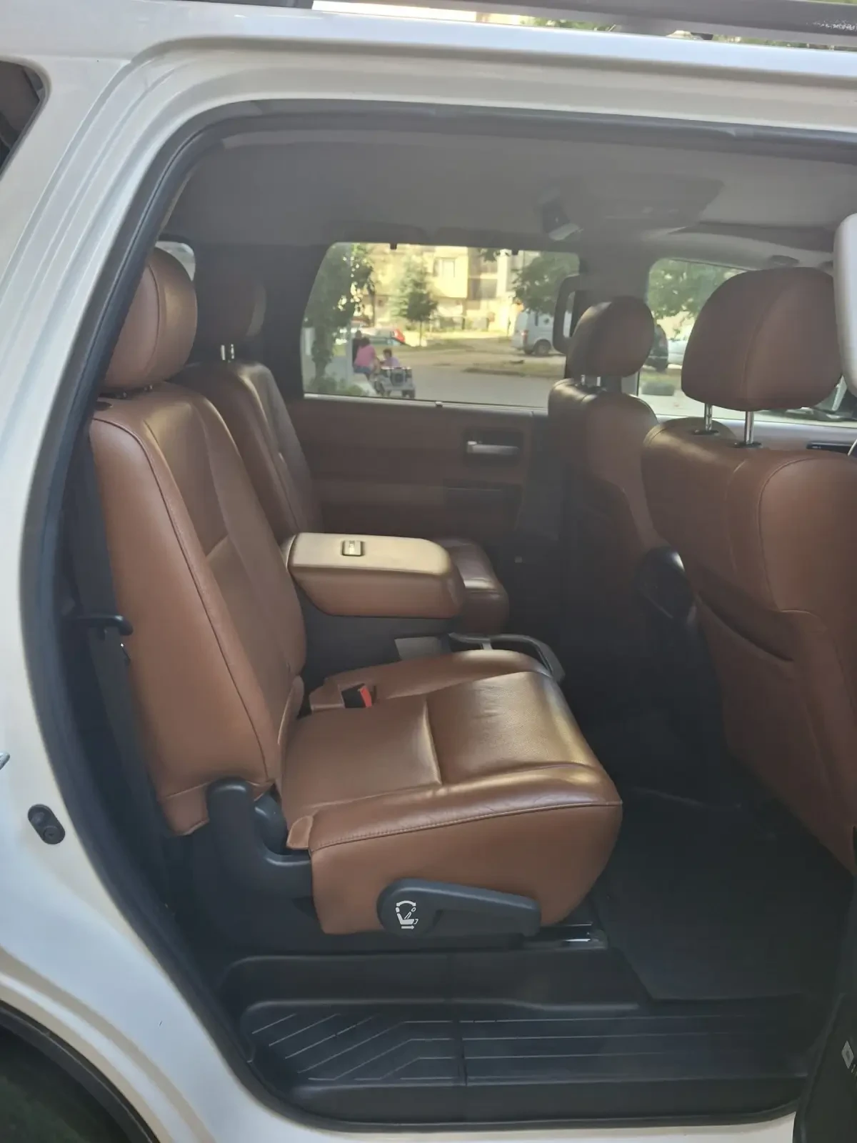 Toyota Sequoia Platinum, снимка 11 - Автомобили и джипове - 55284952