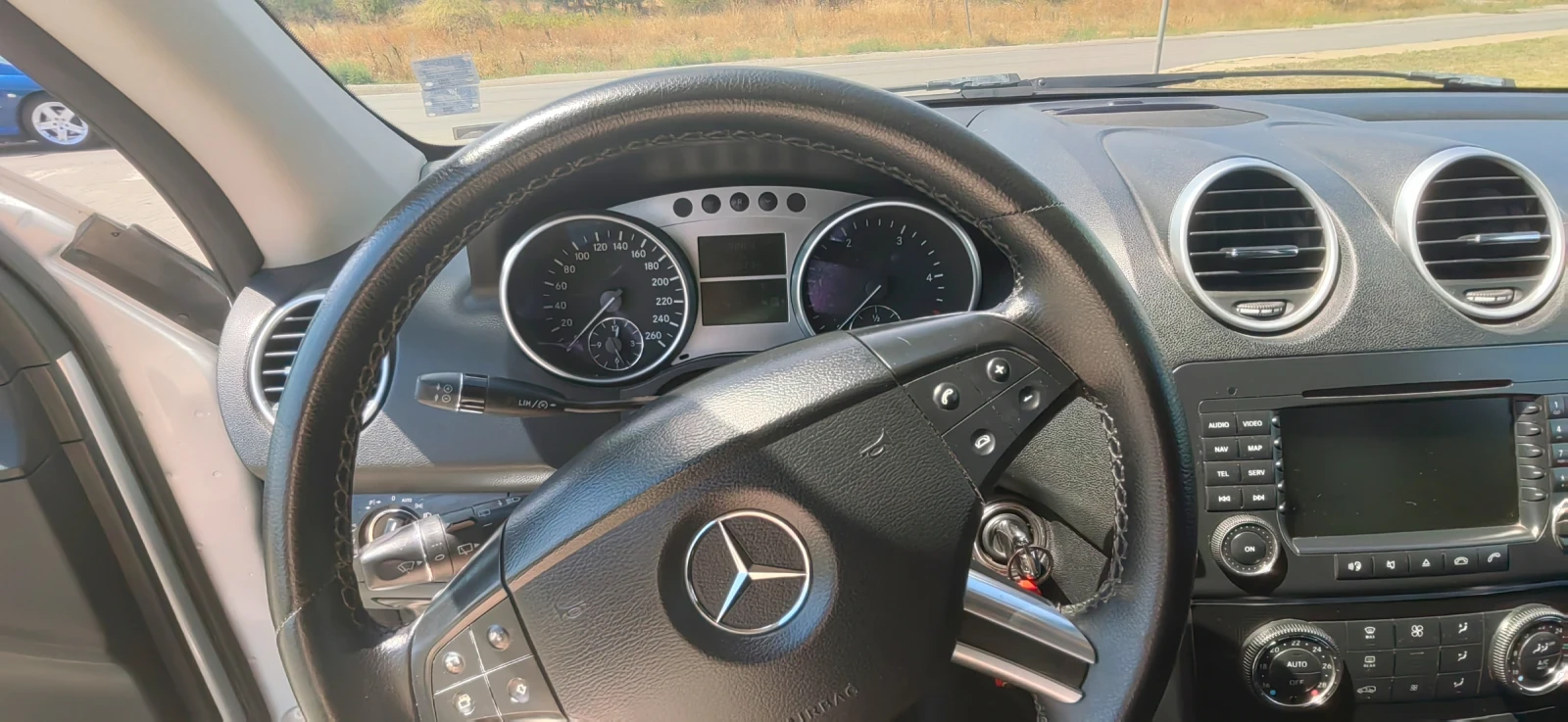 Mercedes-Benz ML 320, снимка 12 - Автомобили и джипове - 55385612