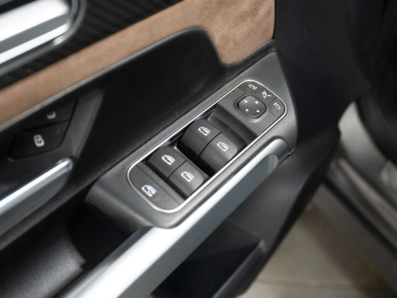 Mercedes-Benz GLB AMG GLB 35 | AMG Performance 4MATIC | Panoramic Su | Mobile.bg � ����������� 16