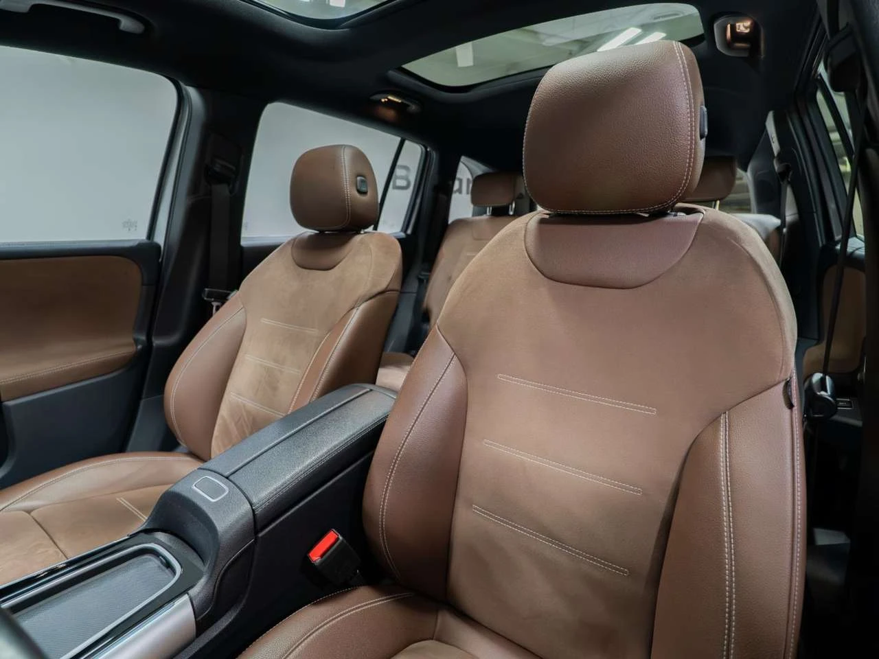 Mercedes-Benz GLB AMG GLB 35 | AMG Performance 4MATIC | Panoramic Su | Mobile.bg � ����������� 13