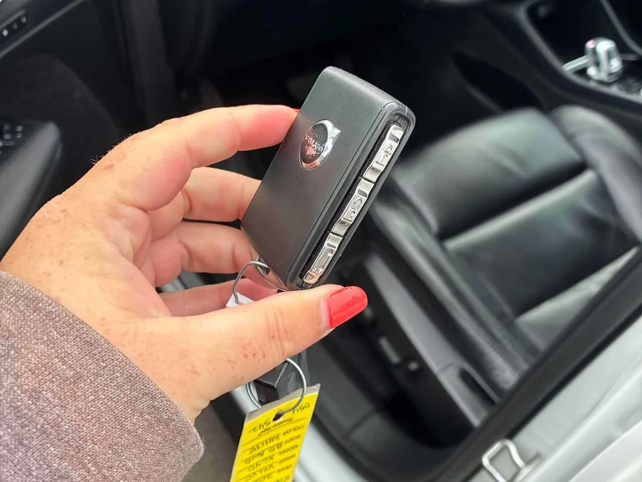 Volvo XC40 * Plus Dark Theme * CARFAX * ЦЕНА ДО БГ, снимка 16 - Автомобили и джипове - 56711018