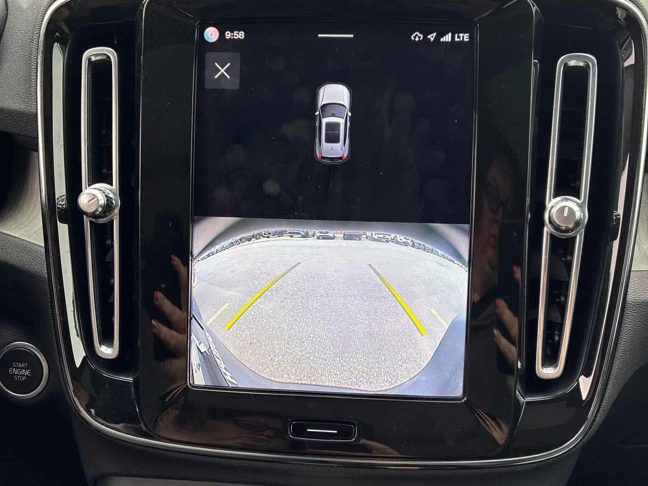 Volvo XC40 * Plus Dark Theme * CARFAX * ЦЕНА ДО БГ, снимка 10 - Автомобили и джипове - 56711018