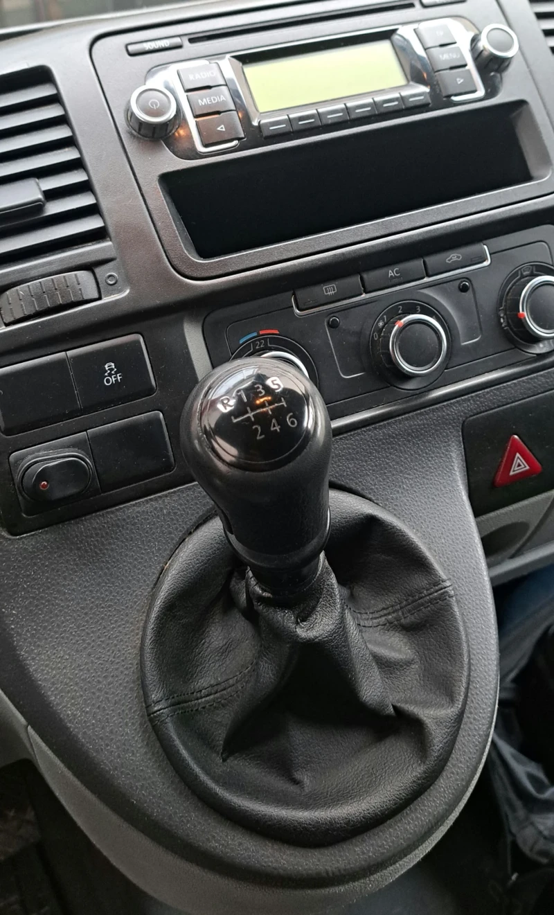 VW T5 VW T5 2.0 TDI 140k.c, снимка 10 - Бусове и автобуси - 53294089