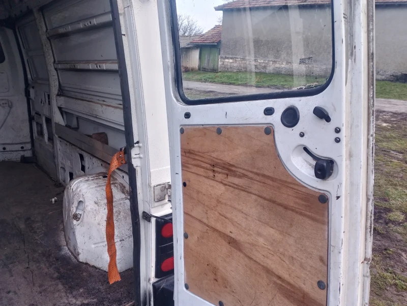 Renault Trafic 2.5, снимка 4 - Бусове и автобуси - 53455221