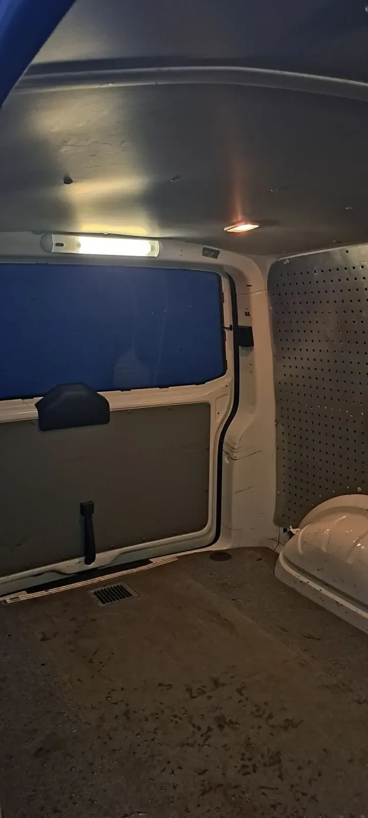 VW Transporter VW Transporter 2.0* TDI 140k.c КЛИМА/БЛУТУТ, снимка 14 - Бусове и автобуси - 53294089