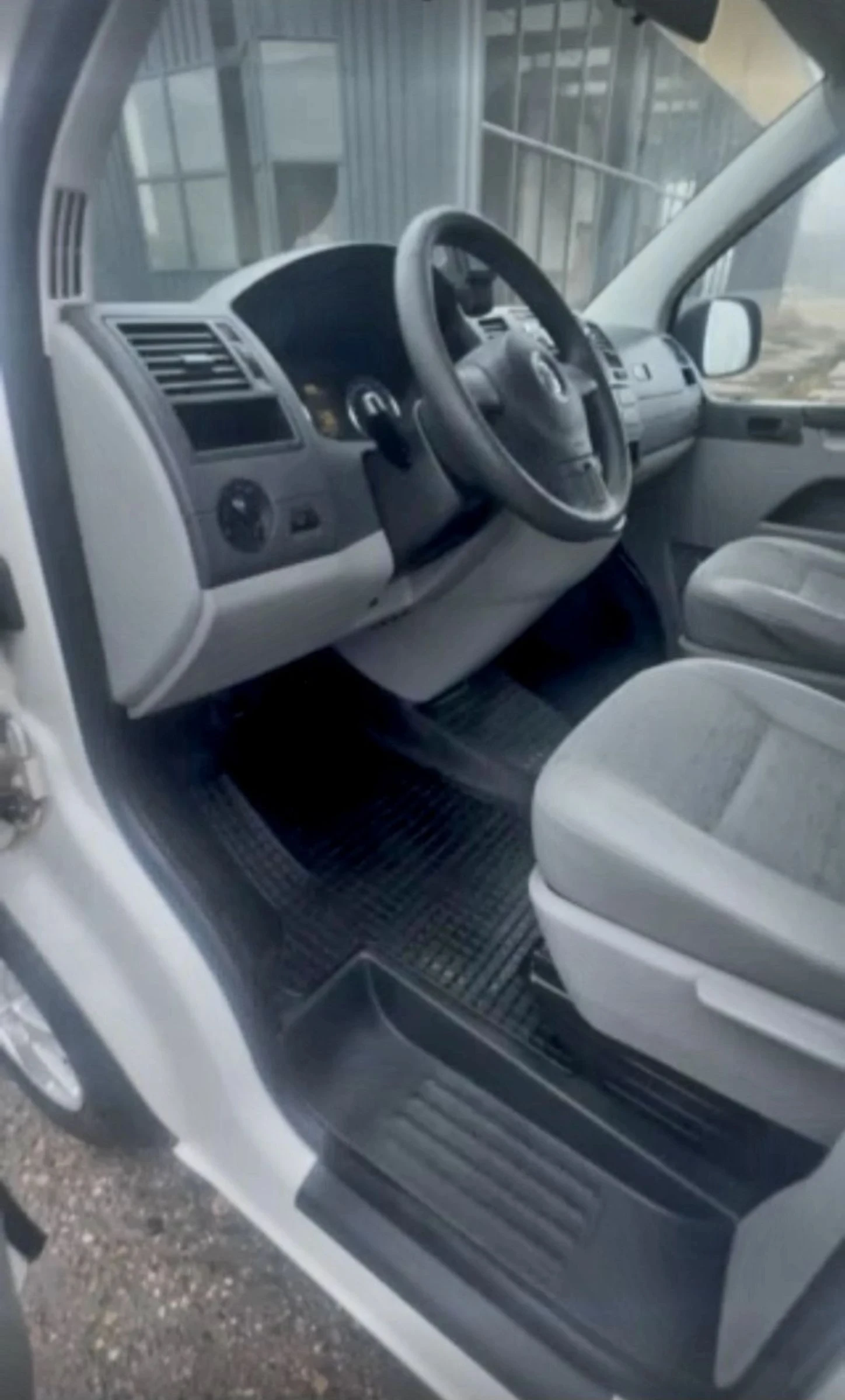 VW Transporter VW Transporter 2.0* TDI 140k.c КЛИМА/БЛИТУТ - изображение 4