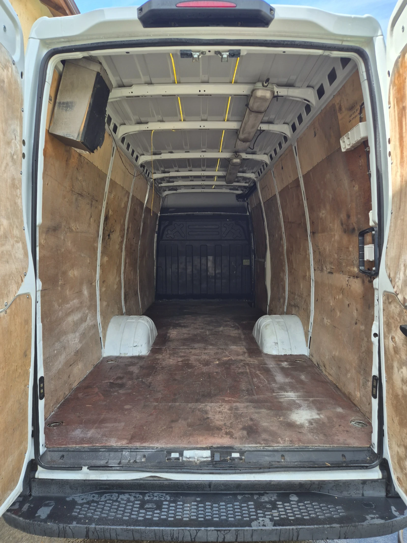 Iveco 35c15 35C15   КЛИМАТИК МАКСИ 3000 куб.см., снимка 8 - Бусове и автобуси - 56076110
