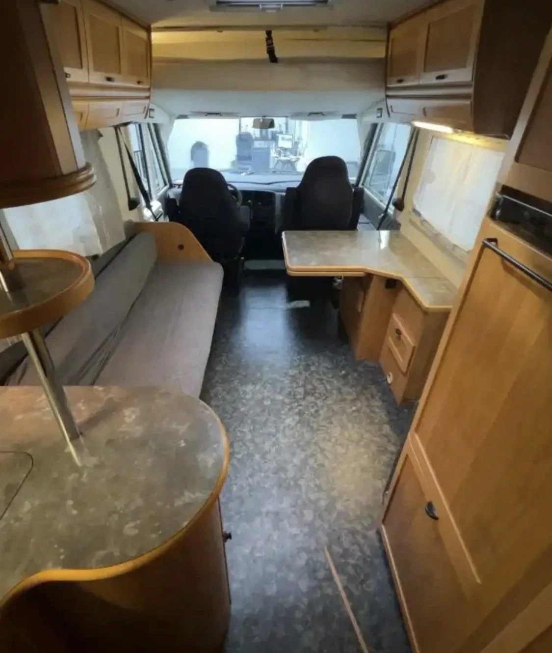 Кемпер HYMER / ERIBA B690, снимка 10 - Каравани и кемпери - 56135790