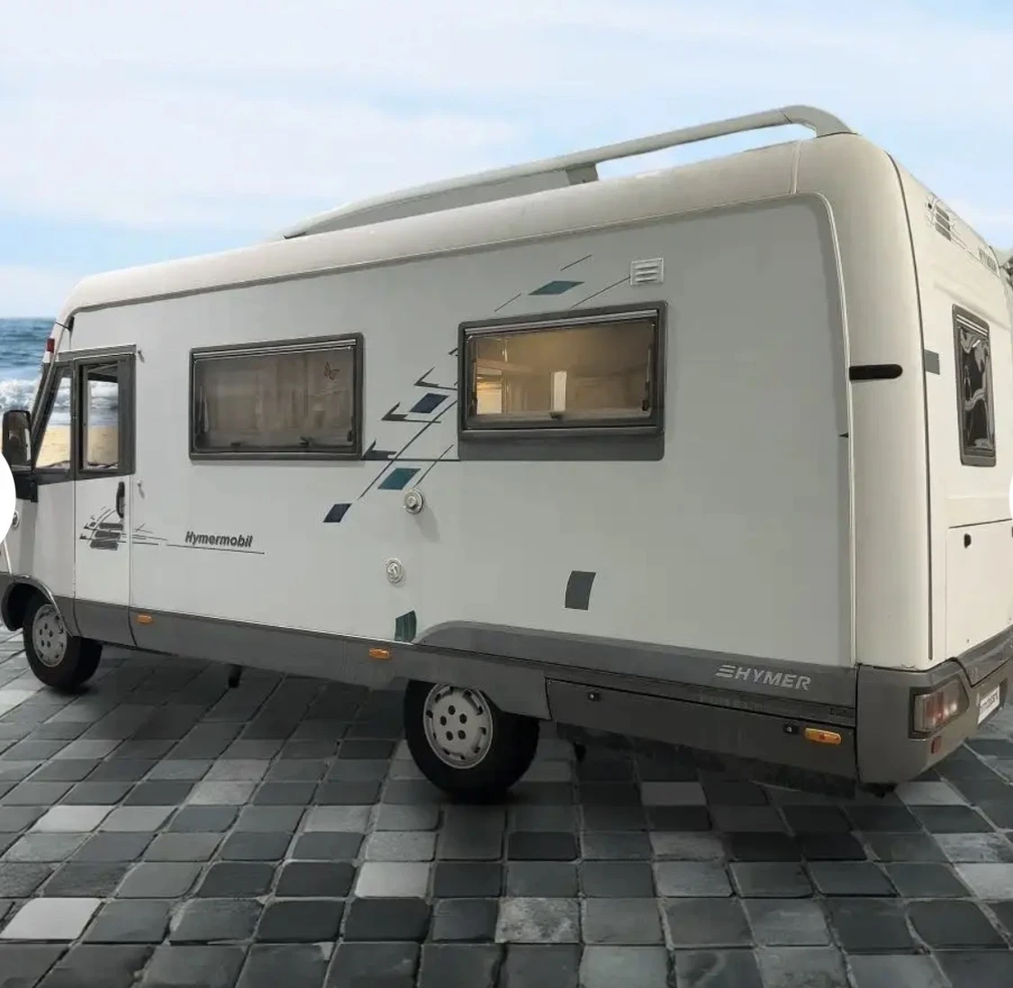 Кемпер HYMER / ERIBA B690, снимка 5 - Каравани и кемпери - 56135790