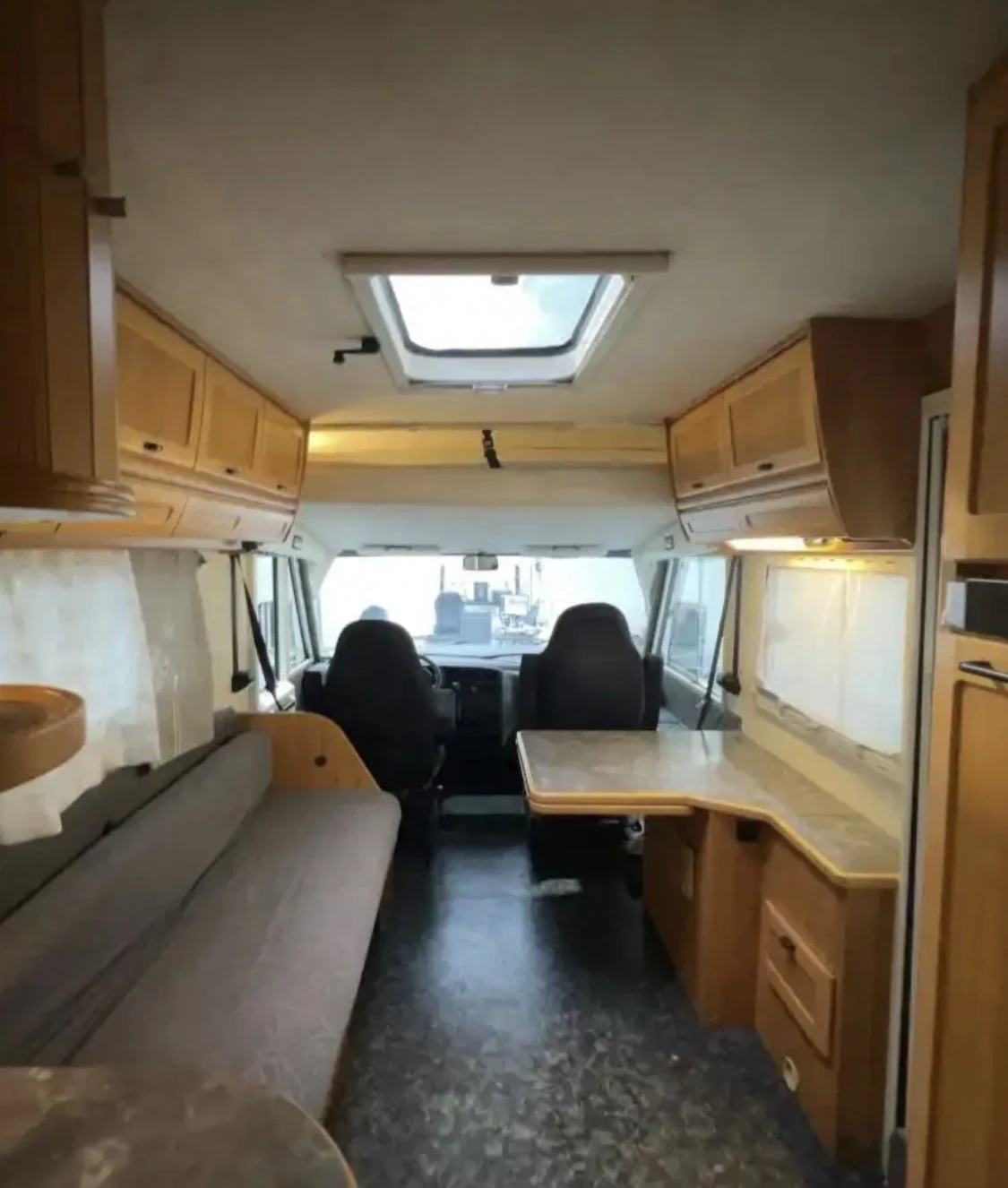 Кемпер HYMER / ERIBA B690, снимка 11 - Каравани и кемпери - 56135790