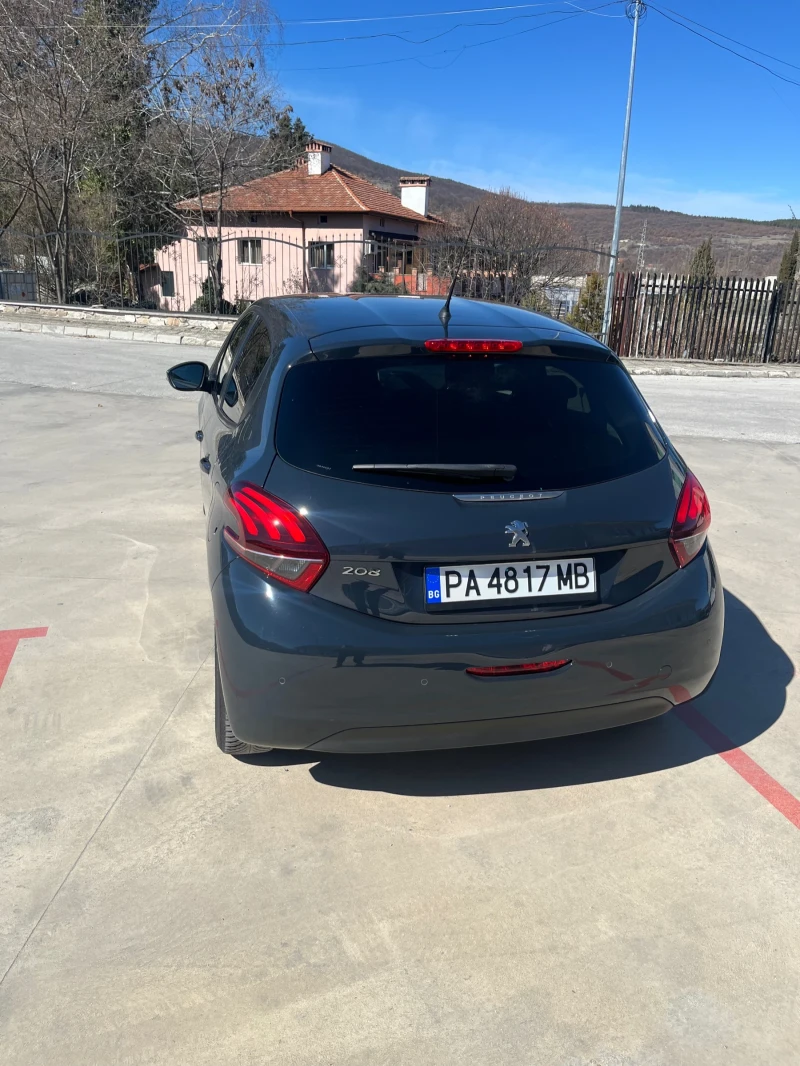 Peugeot 208, снимка 2 - Автомобили и джипове - 49104954