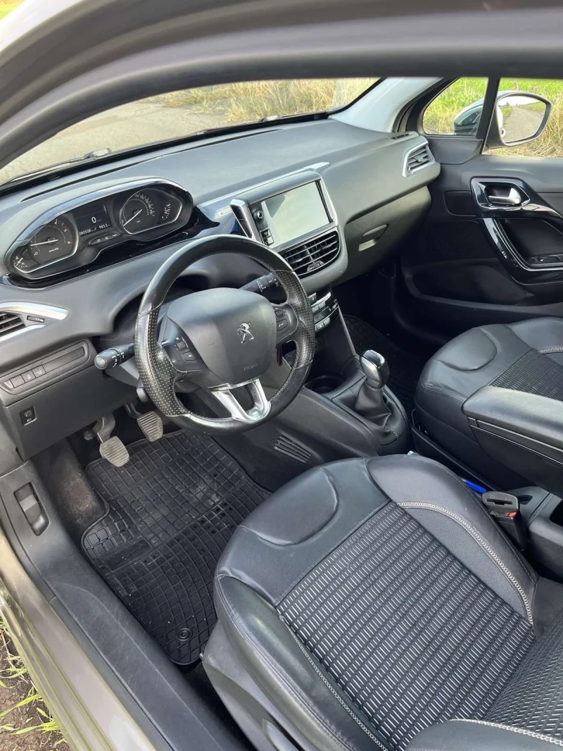 Peugeot 208 1.6 e-HDI , снимка 5 - Автомобили и джипове - 48168588