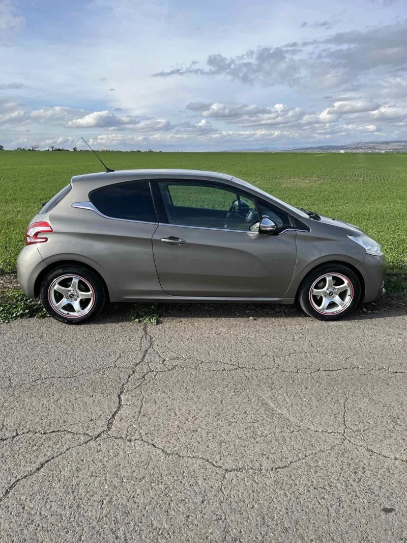 Peugeot 208 1.6 e-HDI , снимка 2 - Автомобили и джипове - 48168588