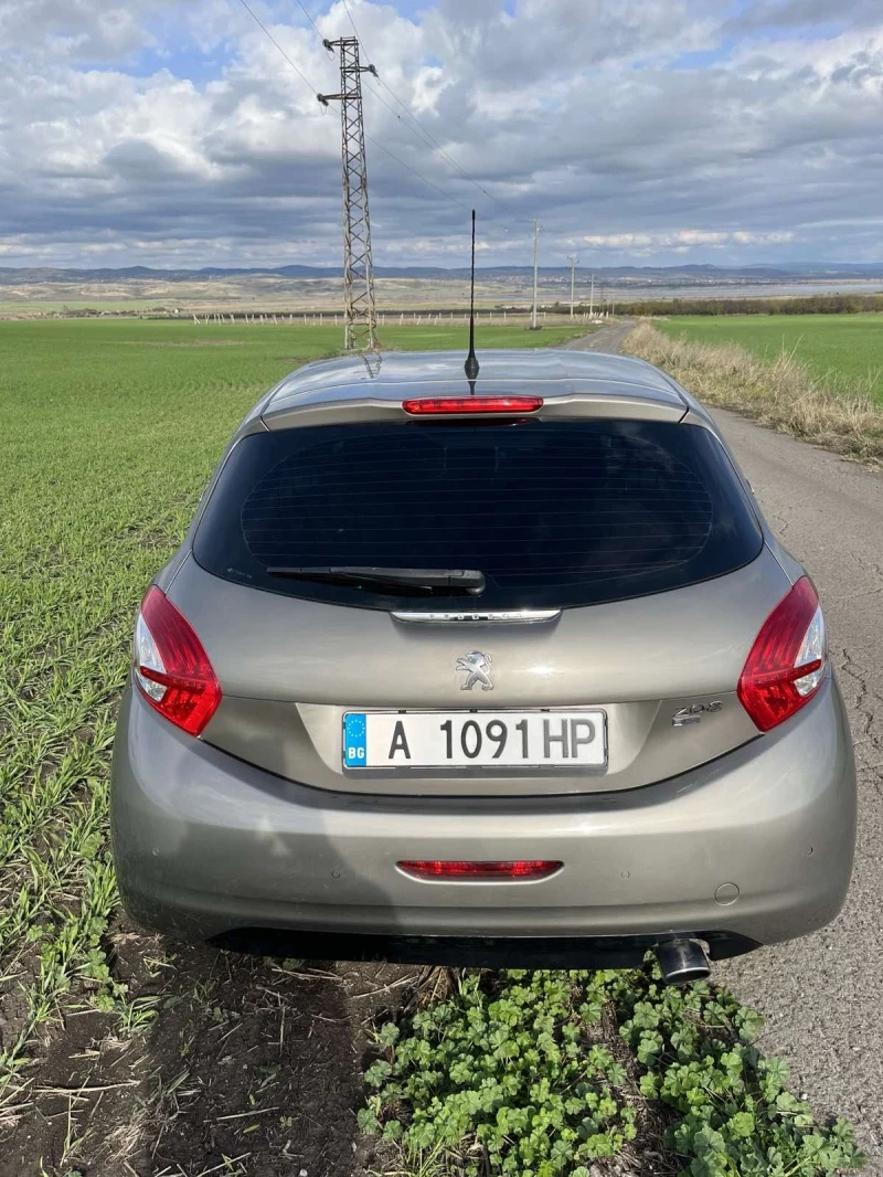 Peugeot 208 1.6 e-HDI , снимка 3 - Автомобили и джипове - 48168588