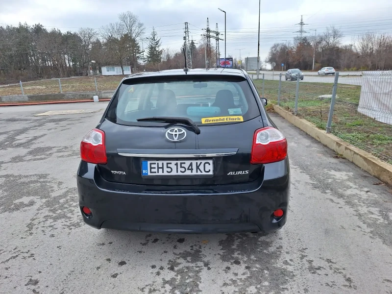 Toyota Auris Auris, снимка 4 - Автомобили и джипове - 48269860