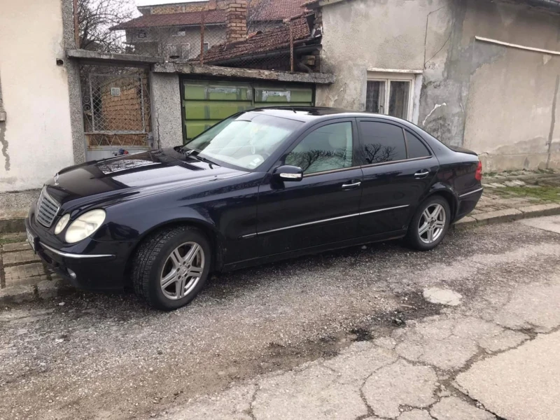 Mercedes-Benz 220, снимка 2 - Автомобили и джипове - 48921555