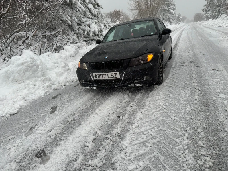 BMW 320 320d, снимка 3 - Автомобили и джипове - 49368360