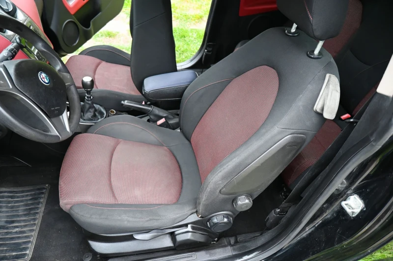 Alfa Romeo MiTo 1.3 jtdm, снимка 13 - Автомобили и джипове - 52921673