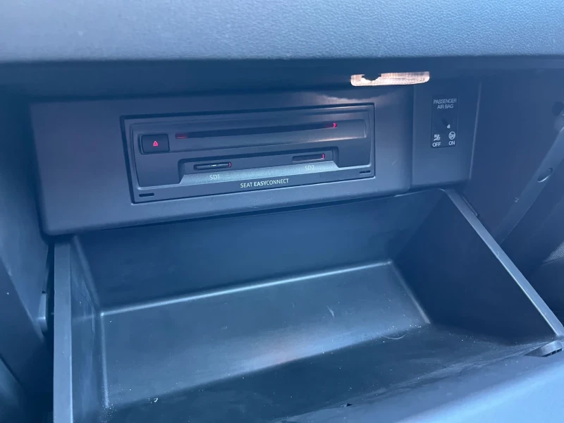 Seat Leon 1.4 TGI, снимка 13 - Автомобили и джипове - 52621589