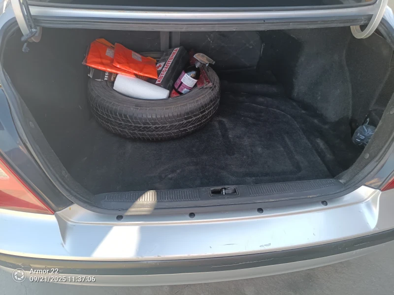 Hyundai Elantra, снимка 10 - Автомобили и джипове - 52857797