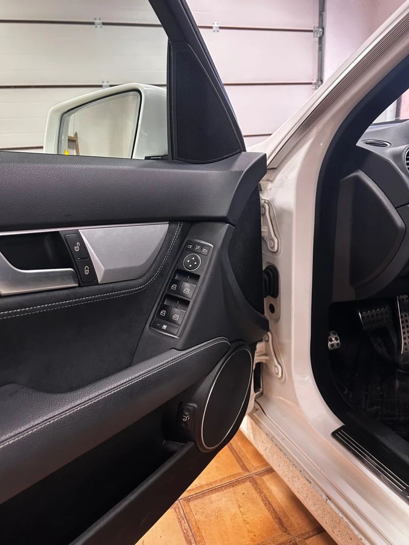 Mercedes-Benz C 300 Edition C, снимка 7 - Автомобили и джипове - 52347054