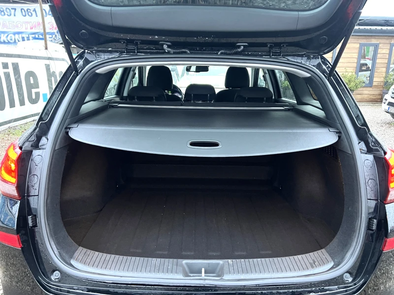 Hyundai I30 1.6CRDI Facelift/PREMIUM/AUT/NAVI/XENON/ANDROID , снимка 11 - Автомобили и джипове - 52565858