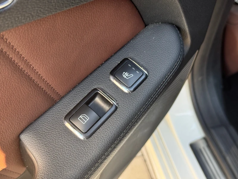 Mercedes-Benz E 500 AMG-pack/Distronic/Night Vision/Panorama/4matic, снимка 16 - Автомобили и джипове - 52775809