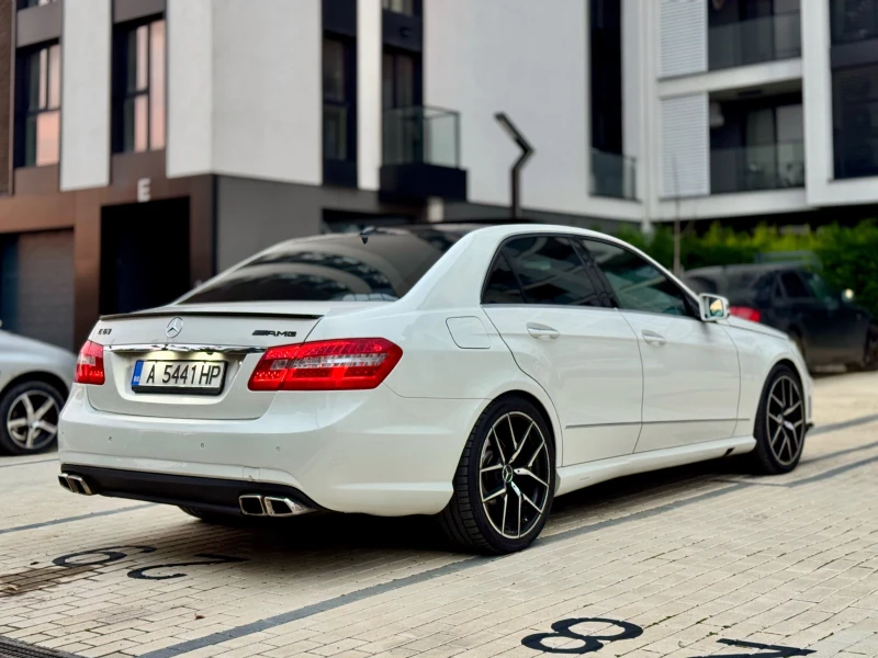 Mercedes-Benz E 500 AMG-pack/Distronic/Night Vision/Panorama, снимка 4 - Автомобили и джипове - 52775809
