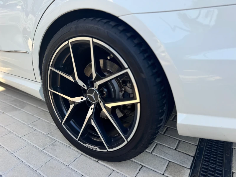 Mercedes-Benz E 500 AMG-pack/Distronic/Night Vision/Panorama/4matic, снимка 17 - Автомобили и джипове - 52775809