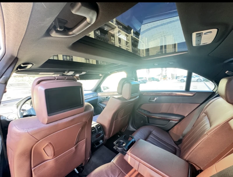 Mercedes-Benz E 500 AMG-pack/Distronic/Night Vision/Panorama/4matic, снимка 8 - Автомобили и джипове - 52775809