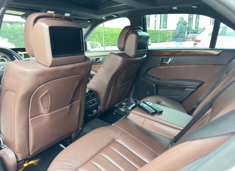 Mercedes-Benz E 500 AMG-pack/Distronic/Night Vision/Panorama, снимка 8 - Автомобили и джипове - 52775809
